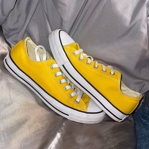 Yellow converse